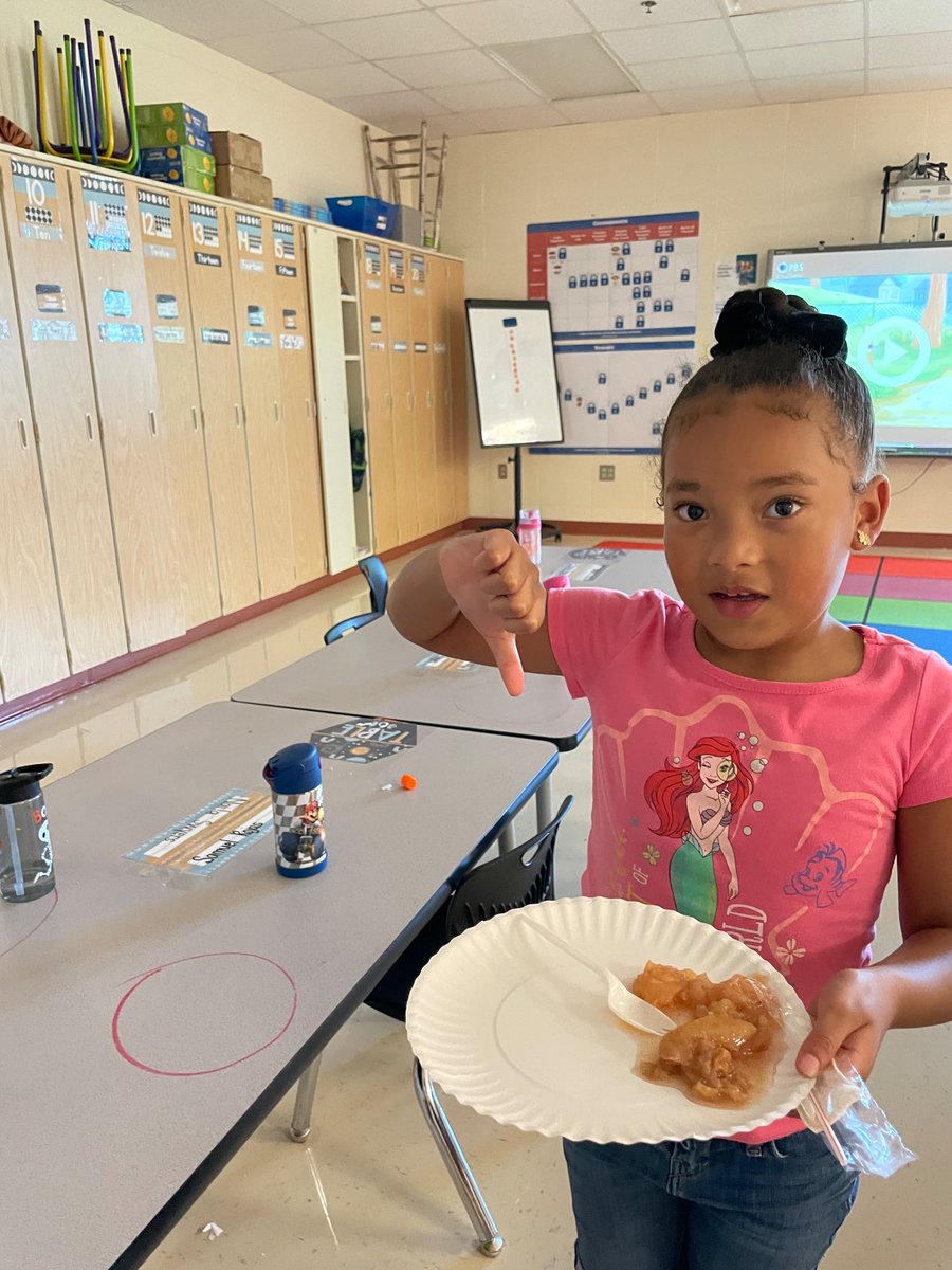 Mrs. Kelley Freedom Elem tweet media