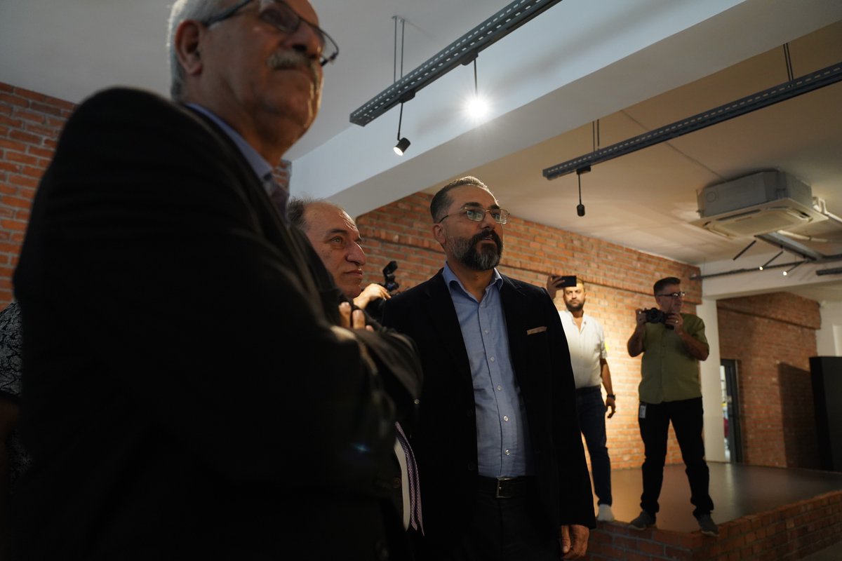 Artfrosh tweet media