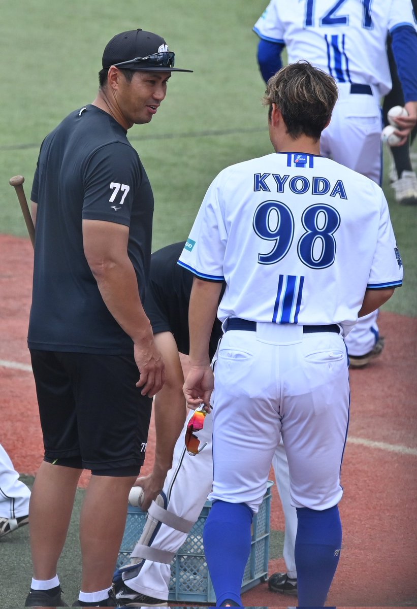 WellerGallagher's tweet image. 9/30 スカスタ #栗原健太 コーチ #京田陽太 選手御挨拶。中日で一緒だったのかな？