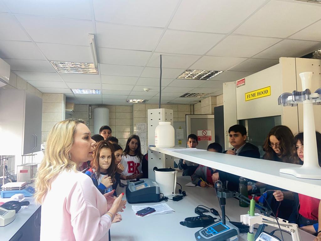 Sürdürülebilirlik dersi Temiz Su Projemiz kapsamında 6. sınıf öğrencilerimiz ile Su Arıtma Tesislerine gezimizi gerçekleştirdik.