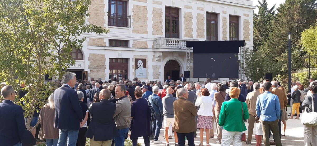 MNicolayCab's tweet photo. [INAUGURATION ESPACE #JACQUESCHIRAC]

La famille gaulliste réunie se souvient avec
L'émotion de Philippe Briand 
La voix chaude de Claude Chirac
Les mots de François Baroin : "Il était l'homme qui voulait croiser le regard des autres"
🧵 https://t.co/G9th8R9t8o