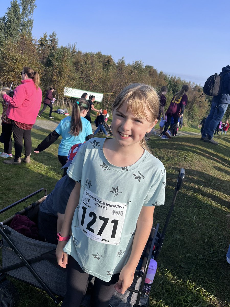 msbeverly6810's tweet photo. Another fantastic morning for the @NLAthletics cross country run! Miss L got to cheer on a fellow @AdmiralsAcad_NL runner, and see her cousin!! #woohoo #wooteam #GoGators @msaverysclass https://t.co/EU5h4dfb8p