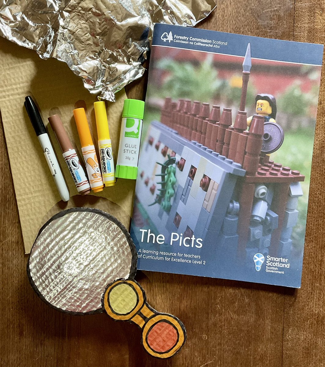 as_learn's tweet image. Thanks to all who joined our @ArchScot Scotland Online Young Archaeologists’ Club workshop this morning!
Discovering the Picts.

🙏Big thanks to Andrew from Inverness YAC for delivering the workshop from @GroamHouse Museum.

📸 Making Pictish mirrors!👇

#ArchaeologicalLearning