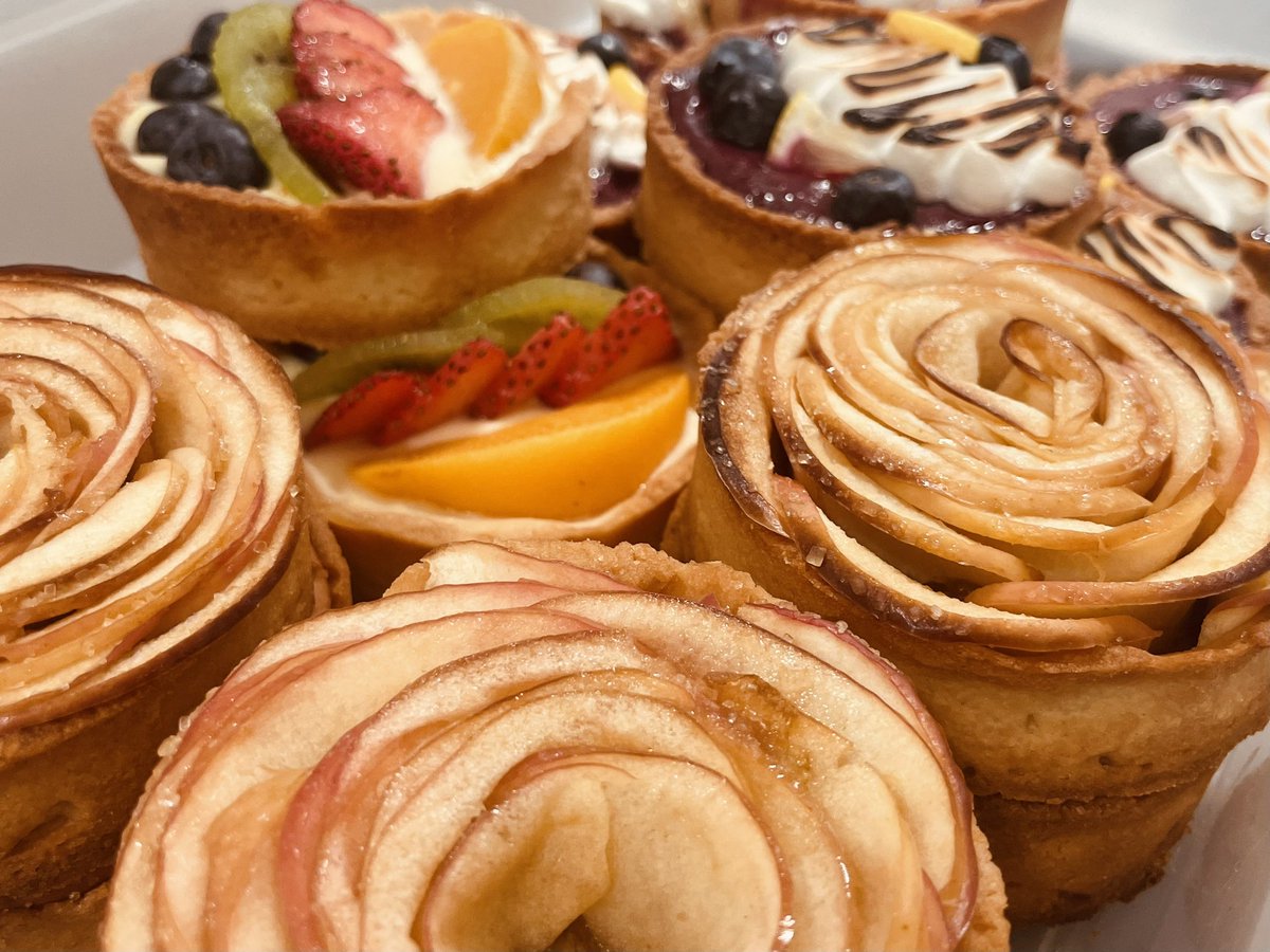 𝗪𝗵𝗲𝗻 𝘆𝗼𝘂𝗿 𝗦𝗶𝘅𝘁𝗵 𝗙𝗼𝗿𝗺 𝘀𝘁𝘂𝗱𝗲𝗻𝘁𝘀 𝗰𝗮𝗻 𝗯𝗮𝗸𝗲…..! 🍰 

•
•
•
•

• #readysteadybake #luckymrschesh #sugarrush •