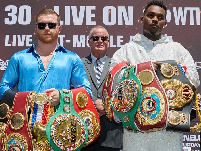 TATAMEMAGAZINE's tweet photo. Luta do ano! Canelo Alvarez e Charlo se enfrentam neste sábado com oito cinturões em jogo 

https://t.co/b2mZopbClK

#boxe #CaneloCharlo https://t.co/YRoPk0roAd