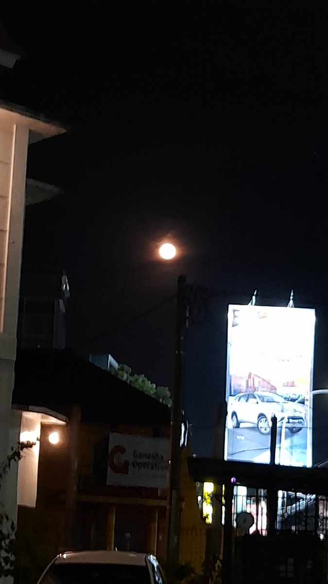 SJyunMaki5's tweet photo. You should look the moon!!
The moon is beautiful right?🥰
#andTEAM #TheMoonIsBeautiful https://t.co/KhyCXOsmnY