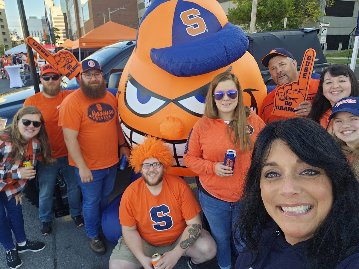 skirgirl6's tweet photo. @CusePromos #cusesuperfans #six https://t.co/rbEv4Av6gd