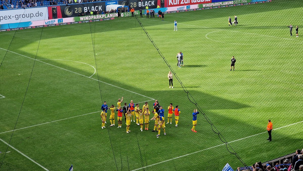kivi_97's tweet photo. Bedient...
Eure Meinungen?
#immerblaugelb #FCHEBS https://t.co/sc3qQiQoxF