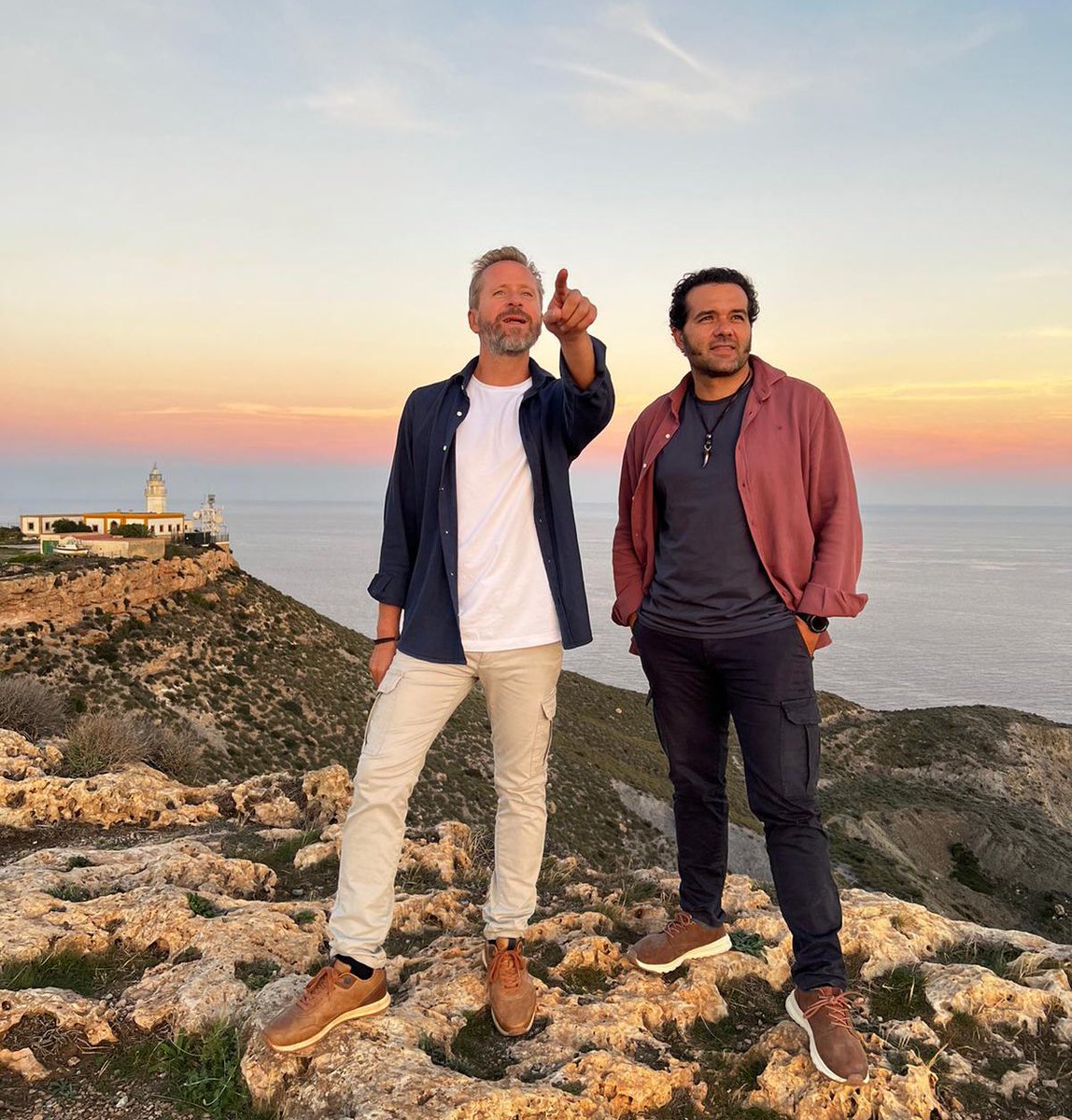 entre_compadres's tweet photo. ¡Muy pronto estaremos de vuelta! 🫣Con este bonito atardecer ya podemos ver que la nueva temporada de #EntreCompadres está a la vuelta de la esquina. 

😎¿Qué esperáis de esta nueva y trepidante aventura?

📲Más información muy pronto en nuestras RRSS https://t.co/iwSfAHHXZR