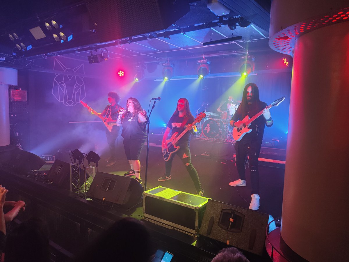 <a href="/SatanArise/">Satan Arise</a> <a href="/_elisacmartin_/">Elisa C.Martin</a>