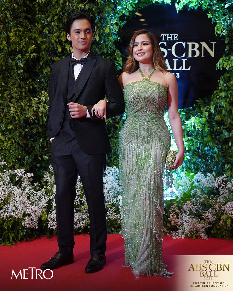 MetroMagPH's tweet photo. #AlexIlacad and #KDEstrada shared a red carpet moment at the #ABSCBNBall2023 tonight!

#MetroxABSCBNBall2023 #KDLex https://t.co/Seh4W1cUdb