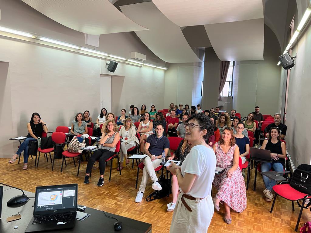 Notidig's tweet photo. 📣 Aquí tenim a la Cristina Adroher del #TeamNotidig en plena acció‼️

✅ #MasterClass «El portal de transparència: Obligacions i edició del portal 2023» organitzat per la #DdGi. 

Gràcies per la 📸 @abrunso 😜

#transparència #Notidig #portaldetransparencia #ajuntaments https://t.co/AqN98ALhZ6