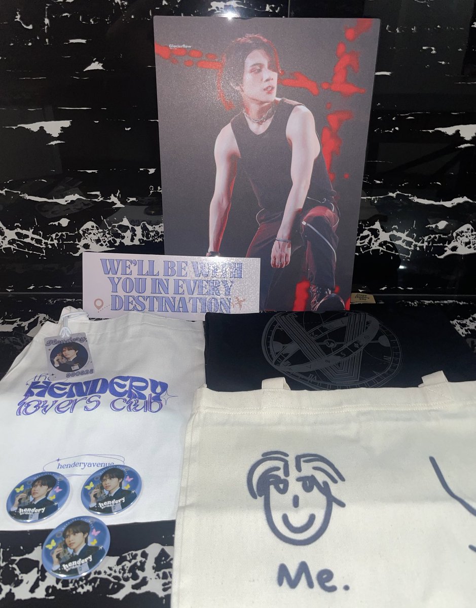 czenndery's tweet photo. One of those days I could properly post freebies I got from an event, and I must say 😭 THIS IS A LOT 😭
It was such a fun day for all my co-gf stans (lol)! Thank you for making this day extra special 🫵🥰
Thank you @henderyavenue !!!
#Flight928
#WhereverWithYouHENDERY https://t.co/Hz07gWxKrl
