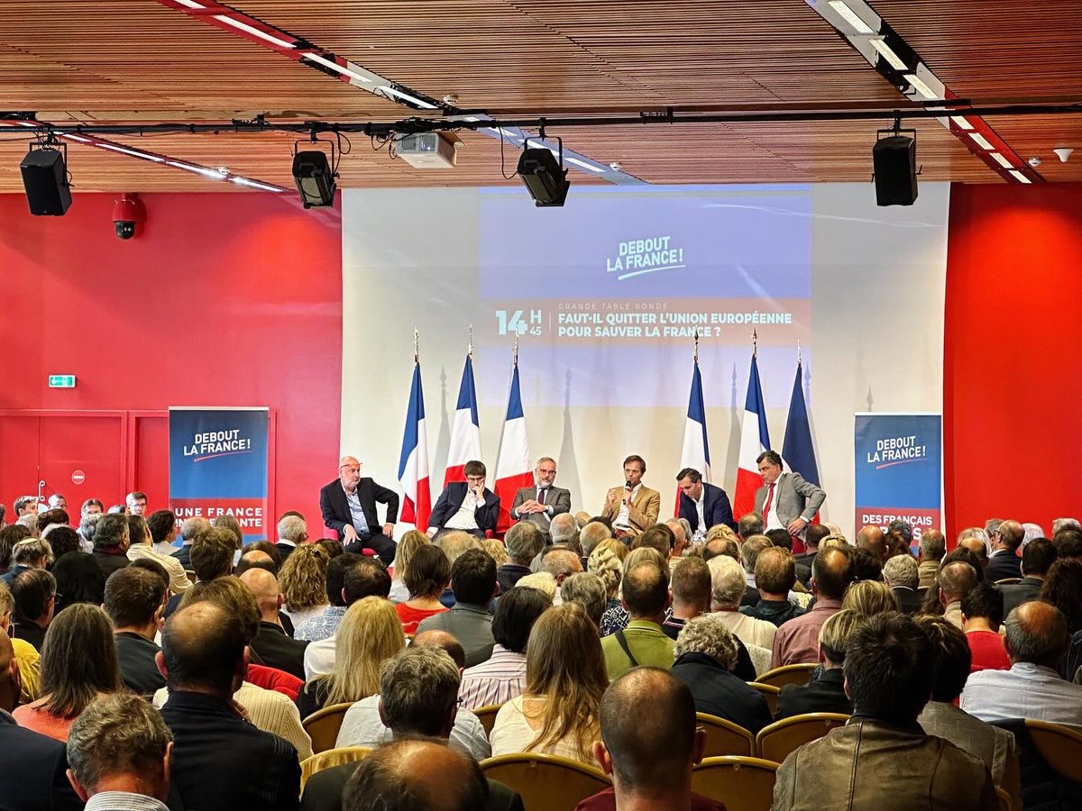 dupontaignan's tweet image. Début de la table-ronde « Faut-il quitter l’Union européenne pour sauver la France ? », avec @JulienAubert84, @Guillaume_Bigot, @PhilippeMurer, @rougeyronpierre et @Verhaeghe
#UDLF2023