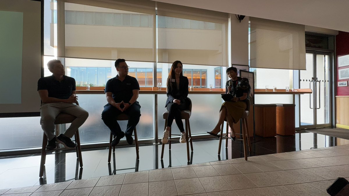 awkwardalz (Alice) tweet media