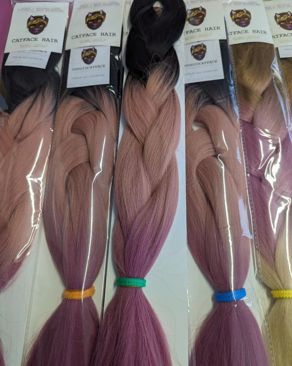 StudioCatface's tweet image. Did you know Cool Cat? The Peach Cherry Ombre is actually Pink Candy ombre's cousin 😻 #CatfaceHair

Shop Custom design Hair Extensions with your Exclusive Cat Gift Code 💷 GIFT CODE: 10CAT 💰 

Perfectly coloured &amp;amp; blended synthetic hair for #cornrows #braids #Ropetwists
