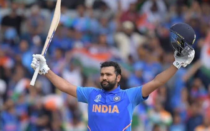 CricCrazyJohns's tweet photo. Marnus Labuschagne said "It is very hard to stop Rohit Sharma because he scores so freely and so effortlessly without any risks". [Fox Cricket] https://t.co/hpbvIJlmbE