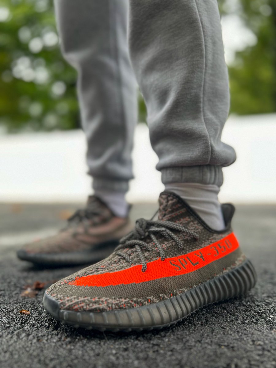 #KOTD : Yezzy Boost 350 ‘Carbon Beluga’ 🥕🥕

This weather is crazy man! I hope everyone has a safe and dry weekend ❗️❗️

#adidas #adidasconfirmed #atmoscollectorsclub #Confirmed #kicks  #kotd #PhotographyIsArt #yeezys #yoursneakersaredope