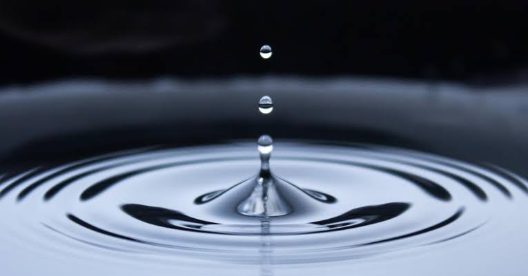 bashN_N's tweet image. 美しい水面の波紋
#mathinreality