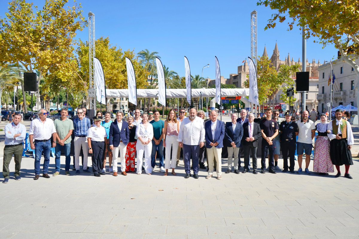 ajuntpalma's tweet photo. ⚓ Festa al port! Primera edició de la Jornada de Portes Obertes al port de Palma @PortsdeBalears.
Conta-contes, esports amb les #Barridiades i #FitJove del @IMEPalma, excursions en golondrines, jocs i activitats amb la @policiadepalma i els @BombersDePalma. https://t.co/SsCWoTG2Av
