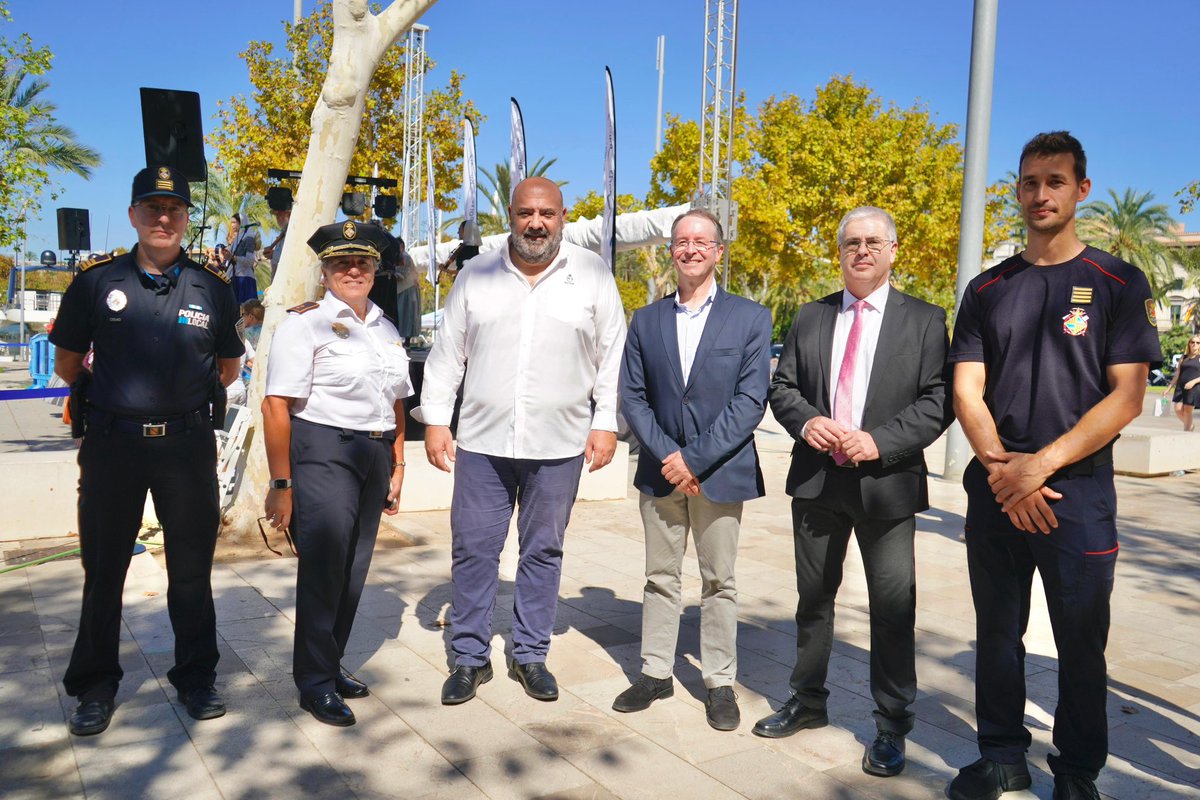 ⚓ Festa al port! Primera edició de la Jornada de Portes Obertes al port de Palma <a href="/PortsdeBalears/">Ports de Balears</a>.
Conta-contes, esports amb les #Barridiades i #FitJove del <a href="/IMEPalma/">IME Palma</a>, excursions en golondrines, jocs i activitats amb la <a href="/policiadepalma/">Policia de Palma</a> i els <a href="/BombersDePalma/">A.C.i E.</a>.