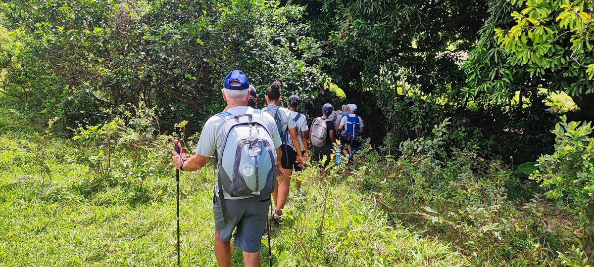 DavidCASIMIR5's tweet photo. 3eme Festival de Randonnée Rodrigues. #Rodrigueshikingfestival
Great ecotourism event by "Association des Guides Randonnée Rodriguais".  Nice day at work breathing natural fresh air. https://t.co/HW3VXXFJSA