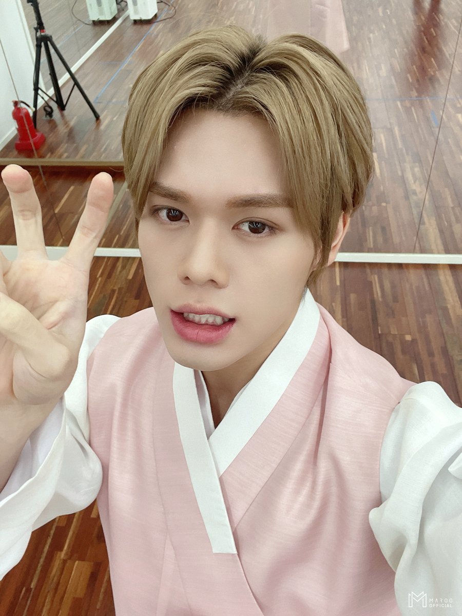 Ghost9_Brazil's tweet photo. [📷| Fancafe] 230930 #PRINCE

2023 HAPPY CHUSEOK (Hanbok Selfie ver.) 

#Chuseok #추석 #프린스
#GHOST9 #고스트나인 
#Go_STORY #고스토리 https://t.co/CWJpeRPHCu