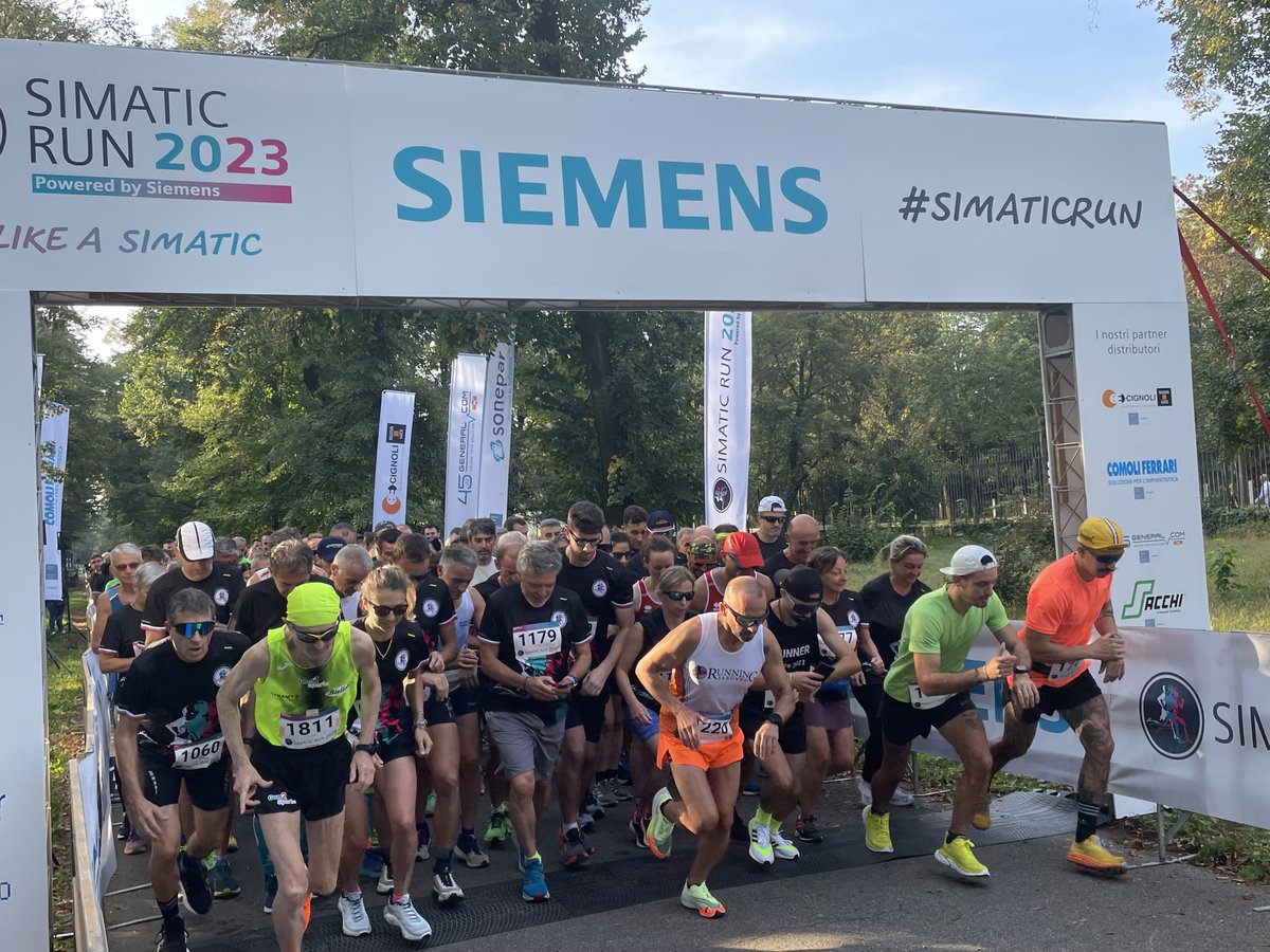 Siemens_Italia's tweet photo. 🏃 🏃 Oggi, il Parco di Monza è stato il palcoscenico dell'8° ed. della #SimaticRun, una giornata all’insegna dello sport, del divertimento e della solidarietà insieme a più di 800 appassionati.
Per saperne di più👉 https://t.co/qeAaCMmcWG
@ComitatoVerga #BrianzaperilCuore https://t.co/sJIctFT7hM