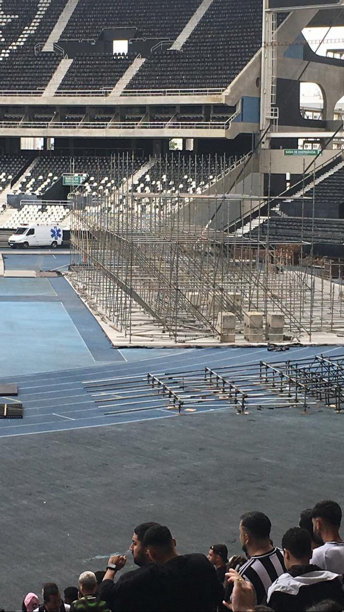 SiteTheWeekndBR's tweet photo. 🚨 TÁ MUITO PERTO!

A estrutura do palco para o show do Rio de Janeiro já começou a ser montado no Engenhão. https://t.co/Jgj74ACFR1