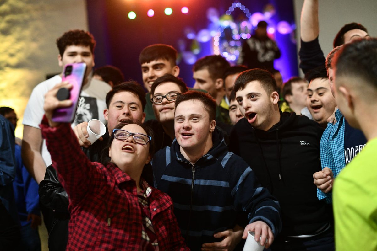 Gran noche en la Sede <a href="/atlantaoficial/">Club Atlético Atlanta</a> por los 10 años de <a href="/tirandoparedesf/">Tirando Paredes</a> !! Hermoso y emocionante festejo en casa con casi 300 personas.
Por muchos años más!