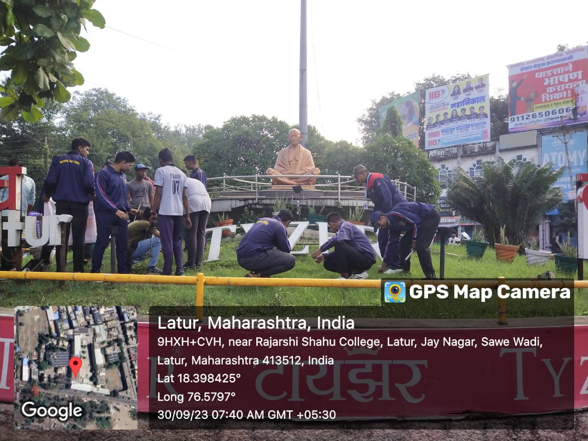 TeamLatur_NCC's tweet photo. #SwachhBharat
#GarbageFreeIndia
NCC cadets Rajarshi Shahu College Latur under 53 Mah Bn NCC carried out cleaning drive of Mahatma Gandhi Chowk and Statue under #swachhata hi seva pakhwada #SHS2023. An awareness rally was also undertaken. https://t.co/NvCvDFgi8D