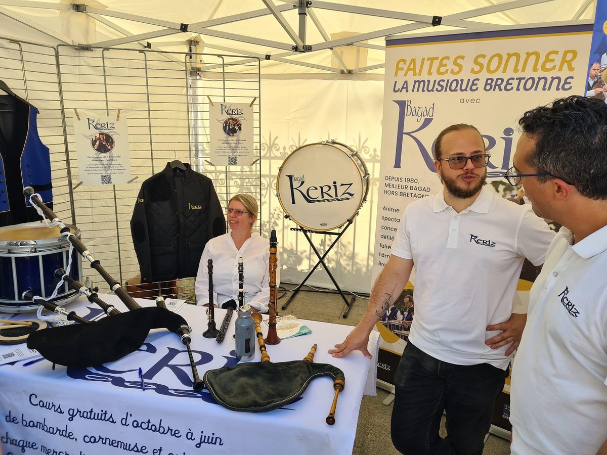 Bagad_Keriz's tweet photo. 🚀 C’est la rentrée !

🎶 Confirmés ou débutants, rejoignez le Bagad Keriz, sans attendre !

✍🏻 Écrivez à : contact@bagad-keriz.fr

@AssoParisBreton @villeclichy @hautsdeseinefr @BASonerion 
#Bretagne #Breizh #BZH #Bretons #Paris #IledeFrance #Bagad #Cornemuse #Bombarde #Percus https://t.co/VJiPpIEXo4