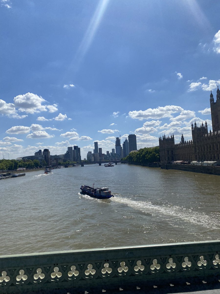 charhaes's tweet photo. Flashback naar Londen https://t.co/rVtwqG3ZSk