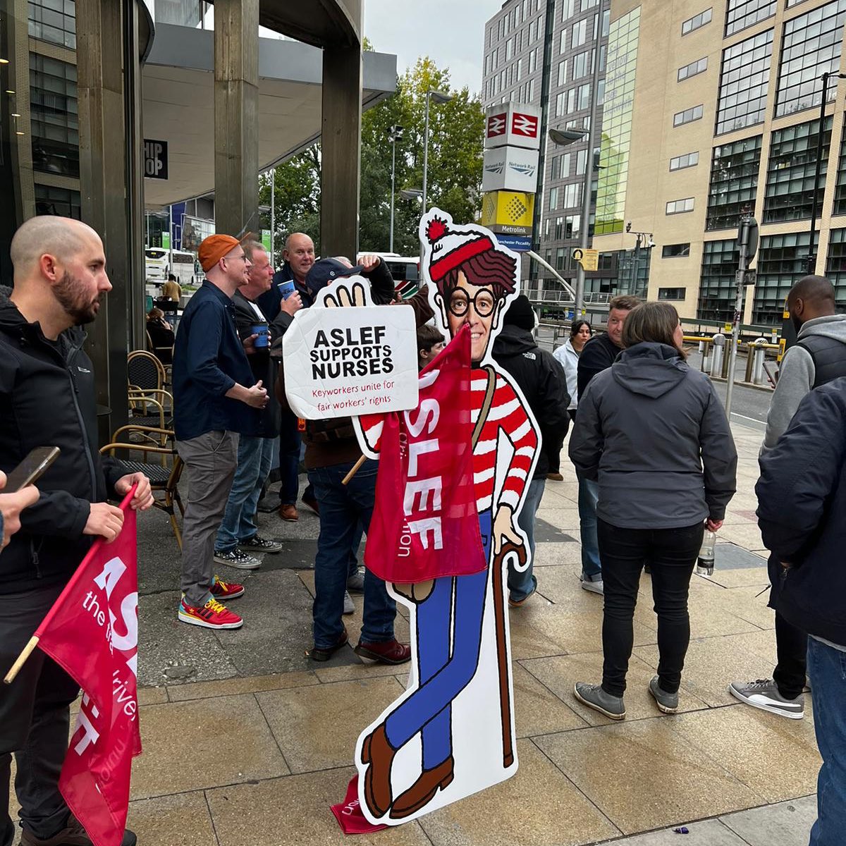 ASLEFunion's tweet photo. Thanks to everyone who has come out to support ASLEF members in Manchester (where Tory Party Conference is taking place) taking a stand against the government’s attempts to push our industry into decline. #WheresHarper https://t.co/2wGppR3wME
