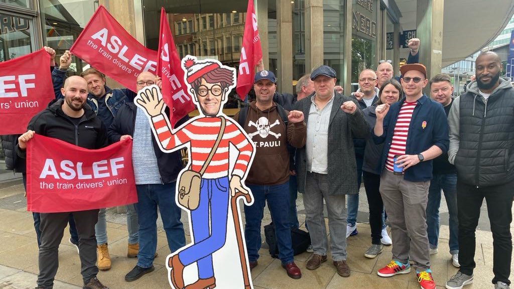 ASLEFunion's tweet photo. Thanks to everyone who has come out to support ASLEF members in Manchester (where Tory Party Conference is taking place) taking a stand against the government’s attempts to push our industry into decline. #WheresHarper https://t.co/2wGppR3wME