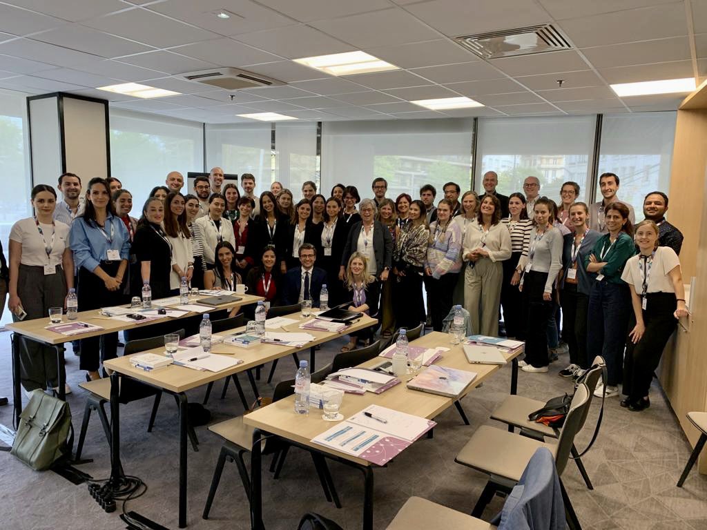 FlaviaJacobs_'s tweet photo. Amazing days in Paris 🇫🇷 with @myESMO attending hereditary cancer genetics preceptorship.
So grateful to learn from top experts faculty and connect with friends across Europe!
@IGiannubilo @matteolambe @AgosLagodin @silviapuglisi95 @riccardo_gerosa https://t.co/07pAd3ZPJJ