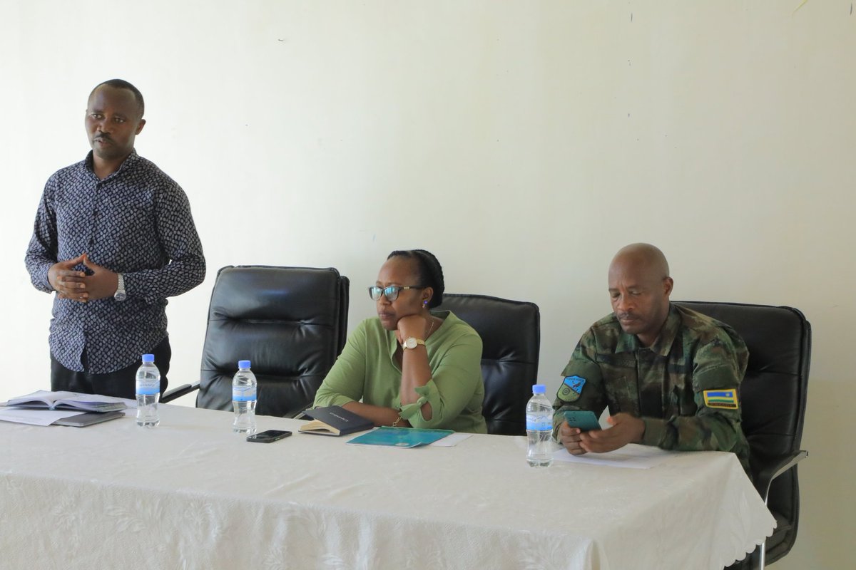 RutsiroDistrict's tweet image. #Rutsiro: kuri iki gicamunsi, kuri hotel hateraniye inama ya #DPEM (District Plan to Eliminate Malnutrition) yahuje inzego bireba aho umushyitsi Mukuru ari DG wa @Rwanda_Child Hon. @iassumpta wakiriwe na Mayor @promulindwa. Muri iyi nama harebewe hamwe ibimaze gukorwa mu karere.