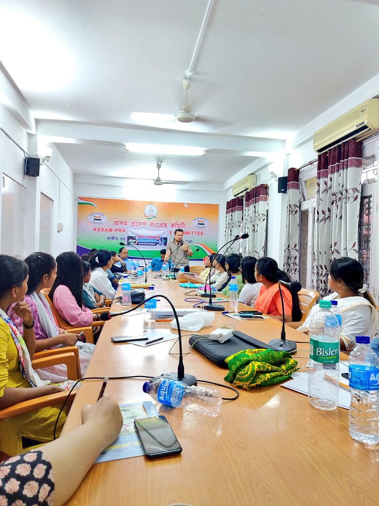 sarifarahmaninc's tweet image. Shakti Samwad - Training of Indira Fellows of Assam
#ShaktiSuperShe #EmpowerWomen
#TrainingProgramme
