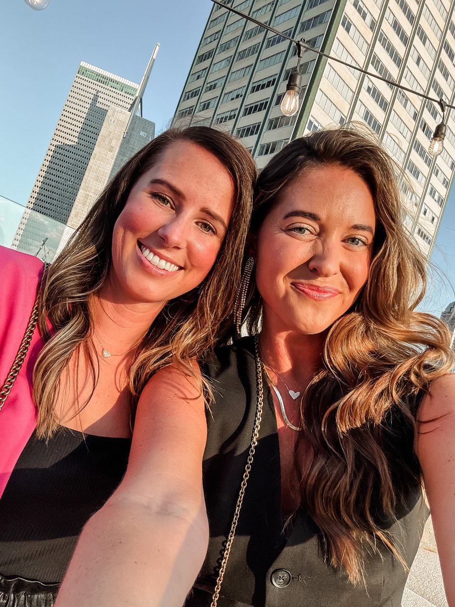 It’s always a good time with this one! 👯‍♀️💖