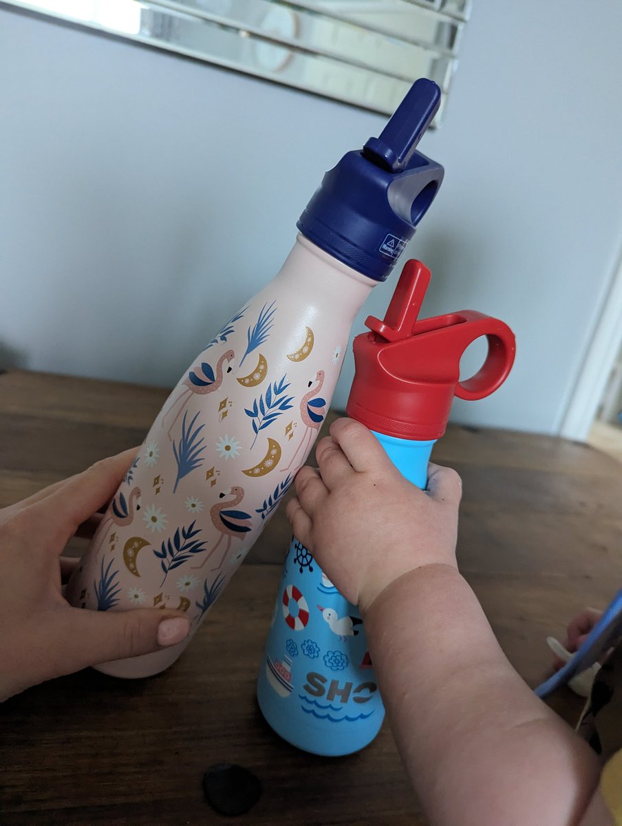 After two plastic straw bottles in less than two years I'm trying a steel one in the hope it's more durable, I'm sick of buying more plastic when I'm trying to avoid it 😬 I even got a little one for T as well.
Cheers <a href="/shoreusable/">SHO</a> (ps nails match the bottle, what a vibe).
