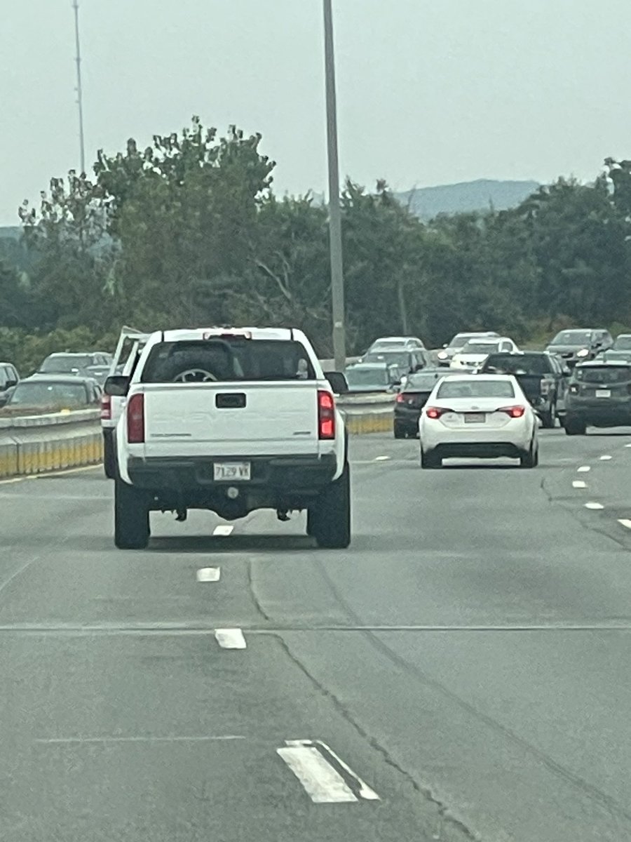 tomstweetsz's tweet photo. @MassStatePolice erratic operator still on Route 3 heading South past exit 40 in Braintree. White truck, male driver. Already called in and spoke to dispatch. Heres  a photo. Photo taken from I93 https://t.co/8yxGCeendd