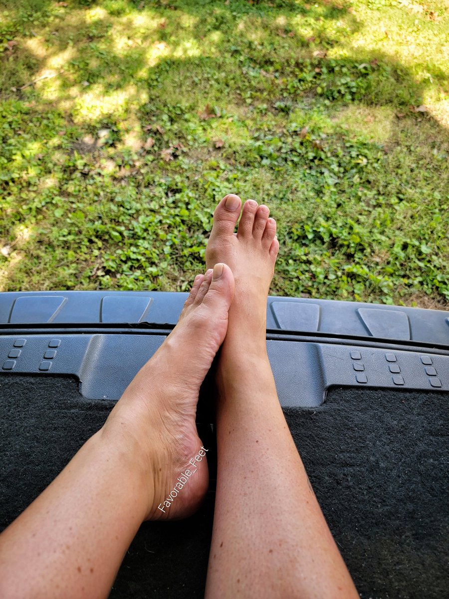 Favorable_feet's tweet photo. Adding color today! Any guesses? 

#feetcontent #onlyfan https://t.co/lBCRMbYDKA