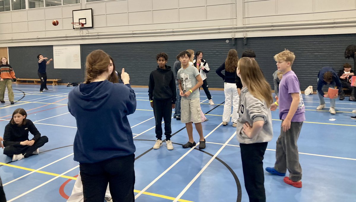 HaywoodsHouse's tweet photo. A super F3 & F4 evening social organised by our amazing #decem team and staff. The @HaywoodsHouse boys certainly connecting with their fellow boarders from @ChapmansHouse @stevens_house @rushebrookes @WharflandsHouse @OakhamBuchs #housespirit #goodtimes https://t.co/IYGk93Dl4g