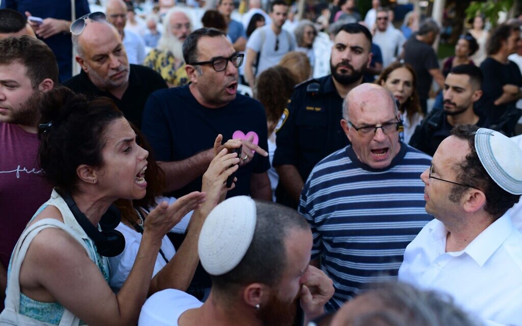 edrormba's tweet image. Fearing religious takeover, activists see ‘secular awakening’ in Yom Kippur fray #srael #seculars timesofisrael.com/fearing-religi… [timesofisrael]
