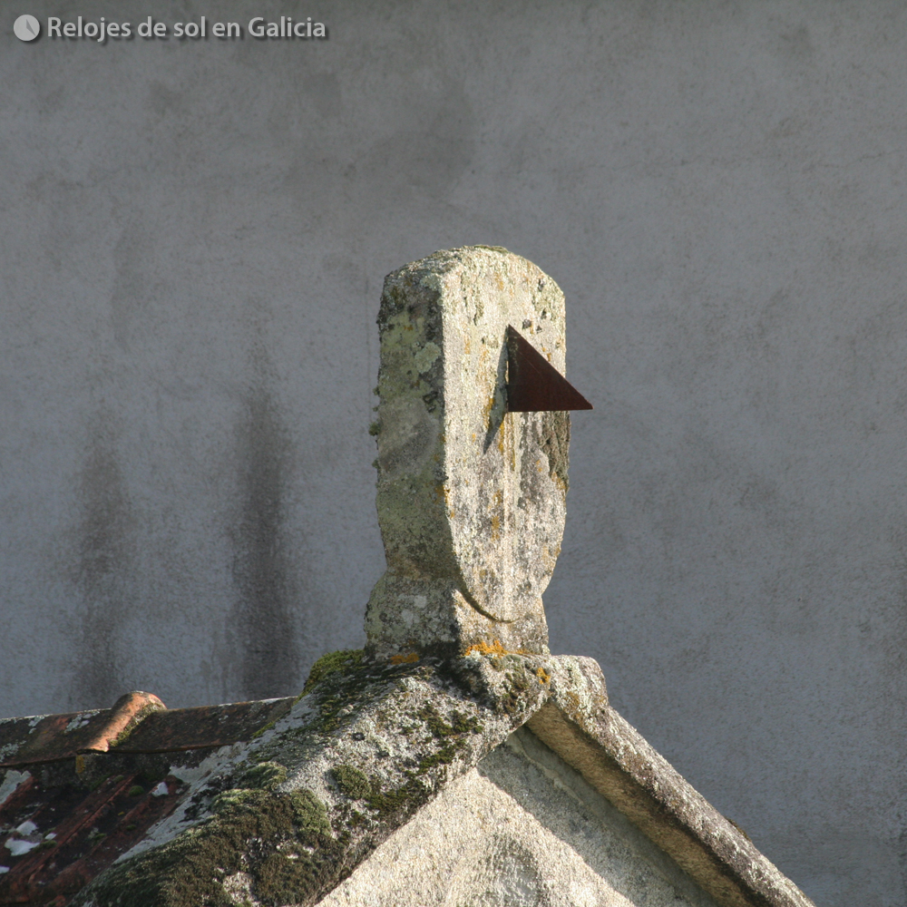 relojesdesolgal's tweet photo. #Relojdesol en un #hórreo del municipio de #Redondela (#Pontevedra)
#Reloxodesol nun #canastro no #concellodeRedondela (#PO)
#gnomon #rellotgedesol #relógiodesol #sundial #sonnenuhr #cadransolaire #zonnewijzer #cabaceiro #canizo #piorno #granary #reboreda #comarcavigo #galicia https://t.co/EEV5rtiGN2