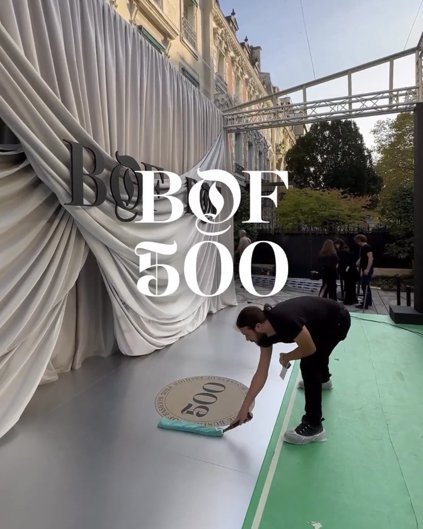 kanasocute's tweet photo. งานกาล่า Bof 500 ที่รวบรวมผู้ทรงอิทธิพลทางด้านแฟชั่นจากทั่วโลกที่ติดอันดับ มารอลุ้นลุคของมายอาโปกันว่าลุคที่คิมโจนส์ของทาง Dior เลือกให้จะมาในแนวไหนแล้วมายอาโปจะได้เจอใครบ้างในงาน เป็นอีกงานที่ยิ่งใหญ่สำหรับเส้นทางนี้ของทั้งคู่มากๆ ภูมิใจมากๆเลยงับ

#BOFTop500Gala23xMileApo https://t.co/09qpYK5Wqp