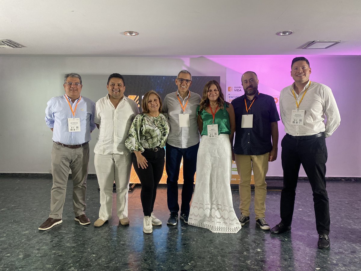Firmamos con <a href="/CanalTRO/">Canal TRO</a>  y <a href="/Ministerio_TIC/">Ministerio TIC</a> la alianza que reúne a 5 canales colombianos y 7 medios de la frontera venezolana. OBJETIVOS: Promover la coproducción y el intercambio de información, creando la ‘Red de Medios de Frontera’ y  @canaltelecaribe tiene dos Departamentos