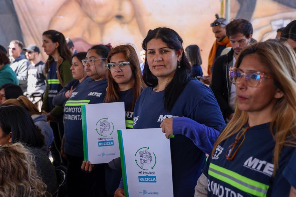 danyvilar's tweet photo. A full en las comisiones del #EncuentroFederalDelAmbientalismoPopular debatiendo para una Argentina con desarrollo, crecimiento con redistribución y mirada sustentable https://t.co/uxbdpd0LxQ