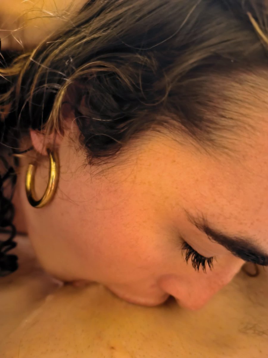 Piper2077's tweet photo. Who wants to see more? 😈

https://t.co/tpelMeyRja https://t.co/gYbIaszJrh