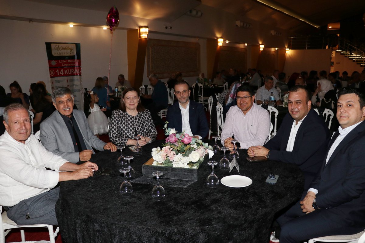 ozangulacti's tweet photo. Geçmiş dönem İl Başkan Yardımcımız Hasan Bağış'ın kıymetli evladı Hayriye ile Melih'in düğün merasimine katılarak mutluluklerına şahitlik ettik.

Genç kardeşlerimize Rabb'im iki cihan saadeti nasip etsin. https://t.co/xBRK6GMAcP